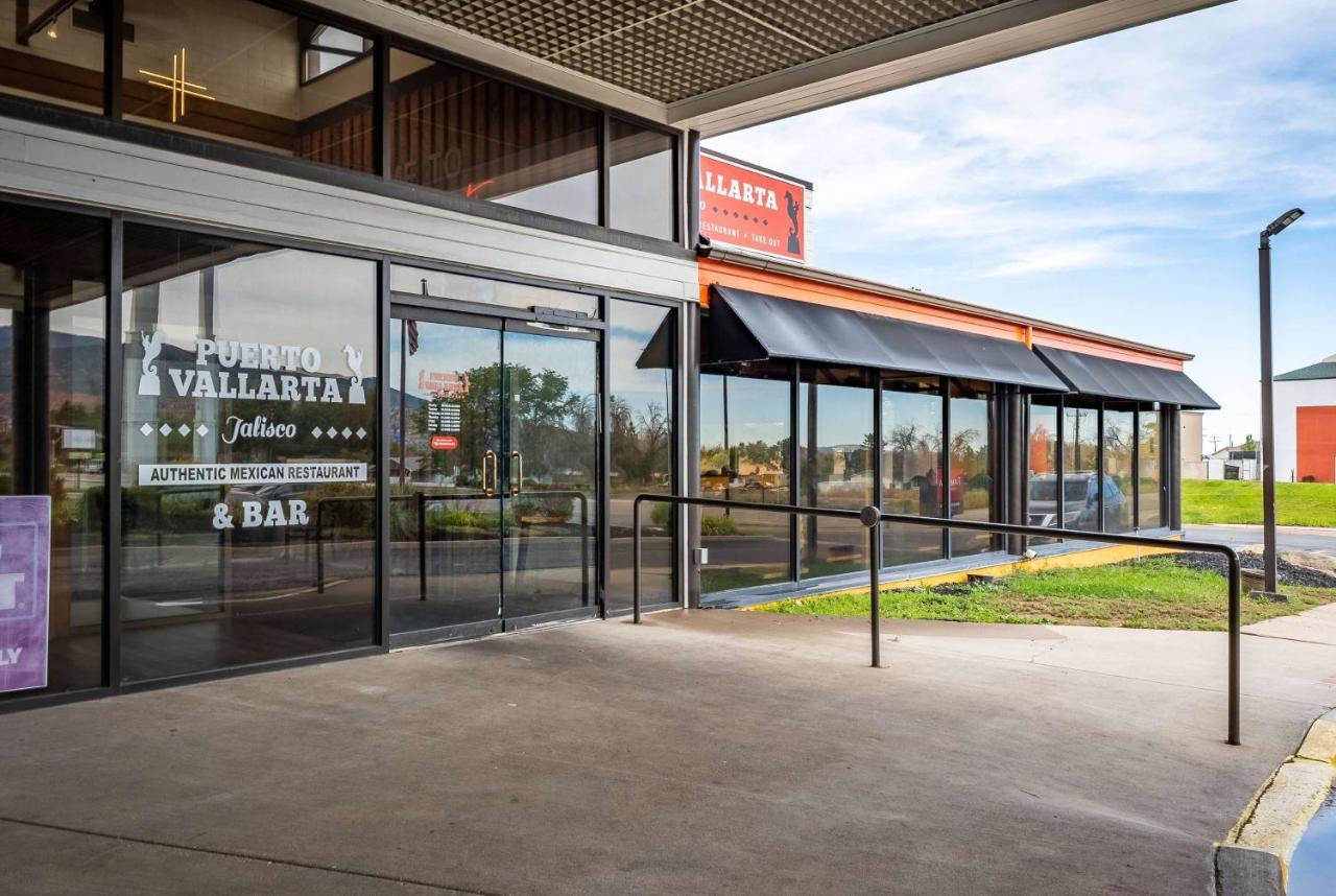 Ramada By Wyndham Cedar City Exteriör bild