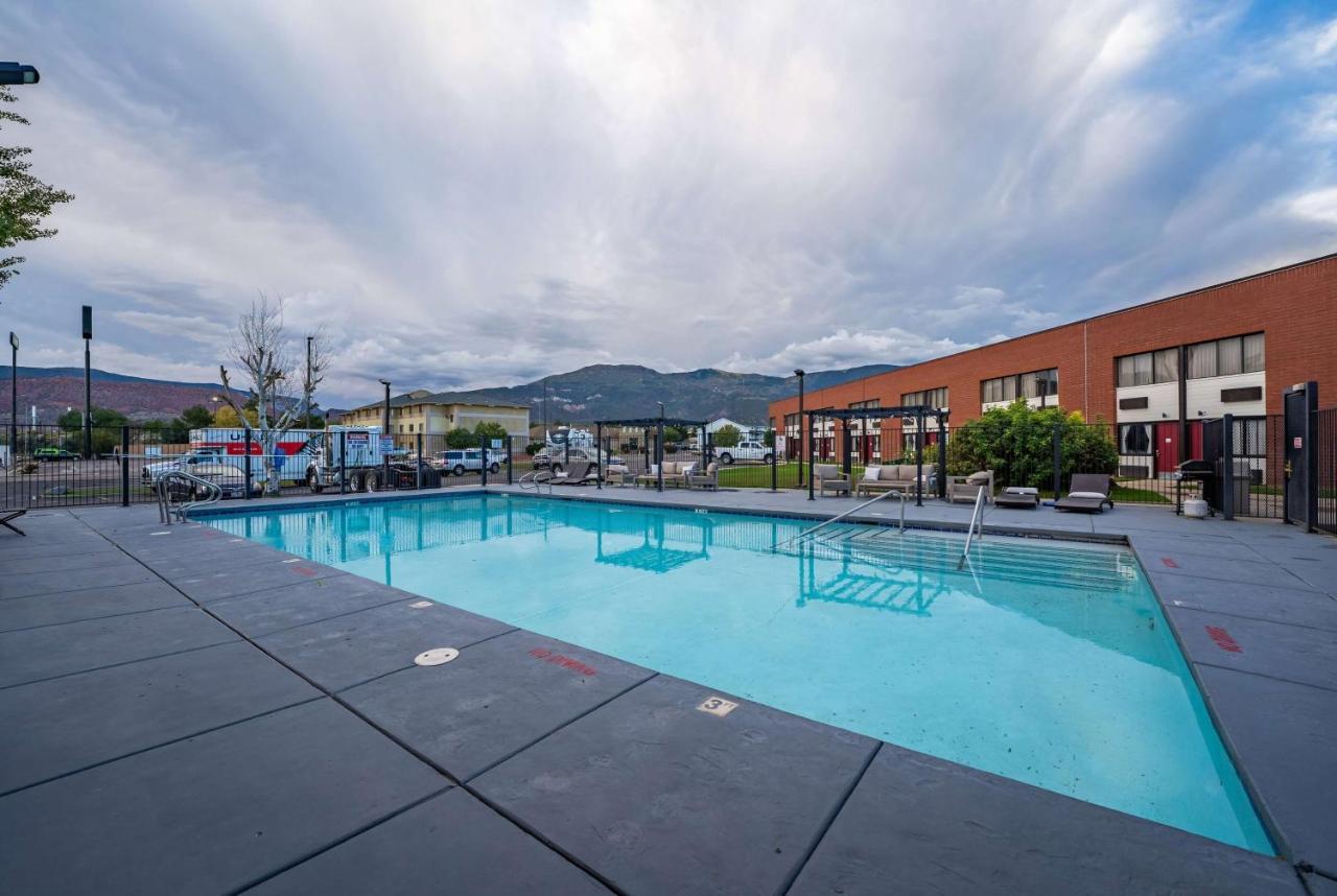 Ramada By Wyndham Cedar City Exteriör bild