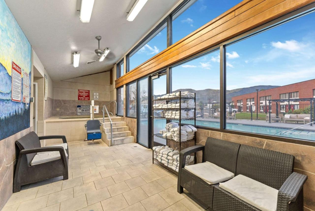 Ramada By Wyndham Cedar City Exteriör bild