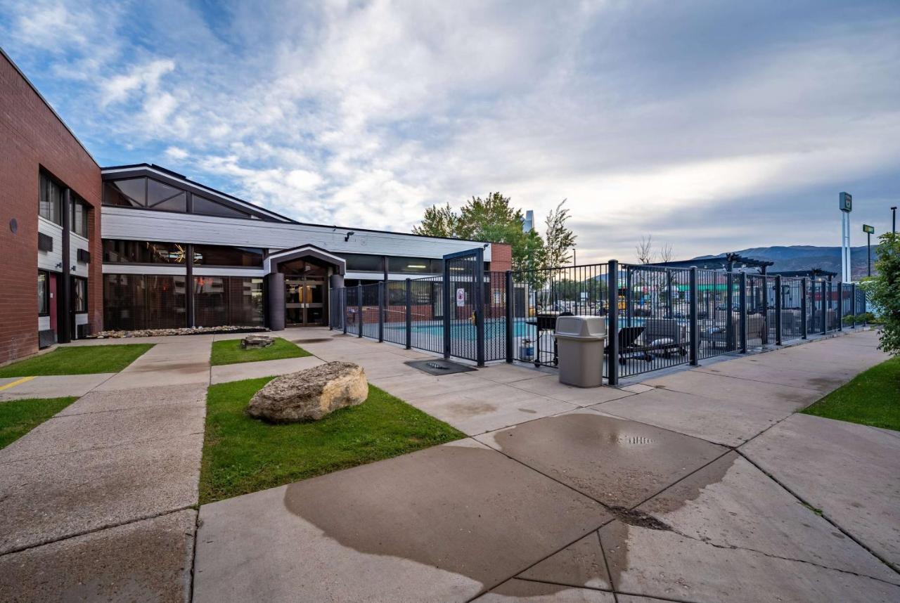 Ramada By Wyndham Cedar City Exteriör bild