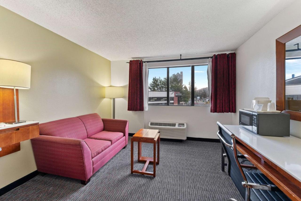 Ramada By Wyndham Cedar City Exteriör bild