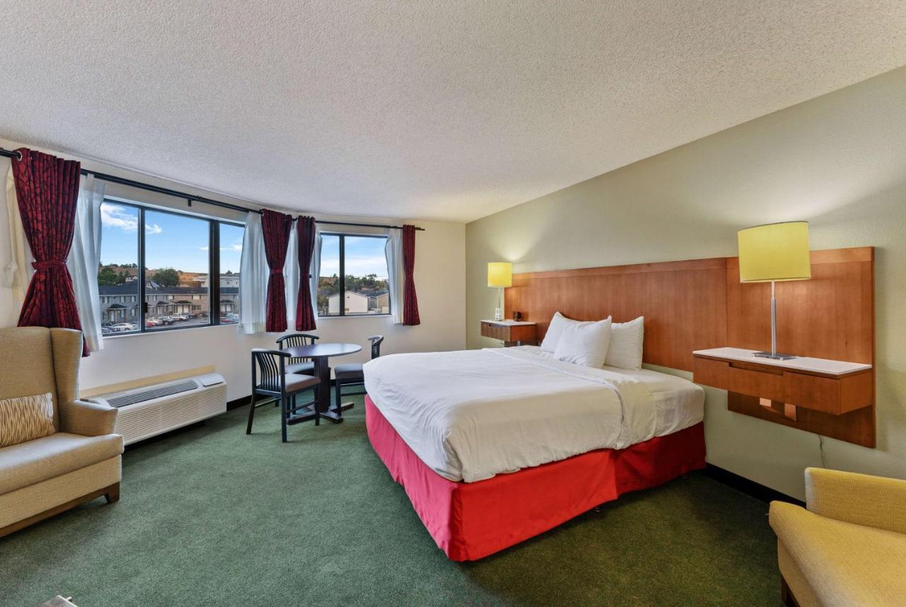 Ramada By Wyndham Cedar City Exteriör bild