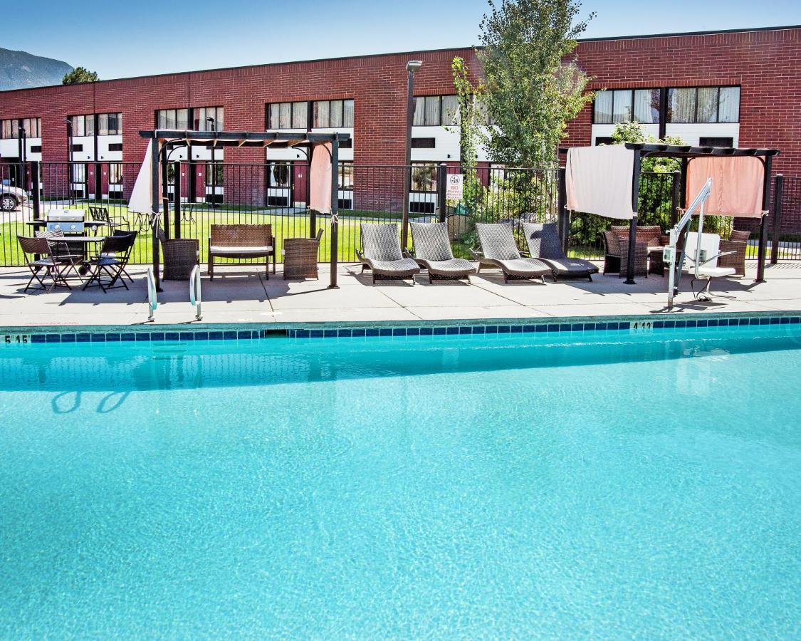 Ramada By Wyndham Cedar City Exteriör bild
